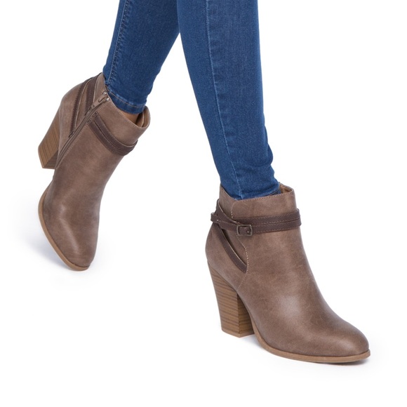 Sashanna Boots - Picture 5 of 5